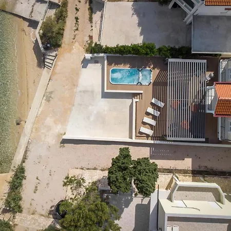 VILLA FUX ZRCE Novalja - direkt am Strand-3